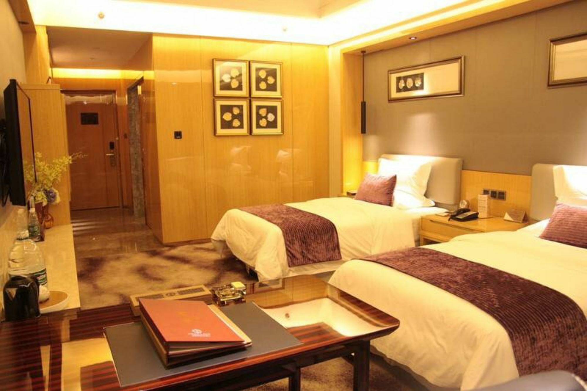 Swan Lake Recreation Hotel Foshan Exterior photo